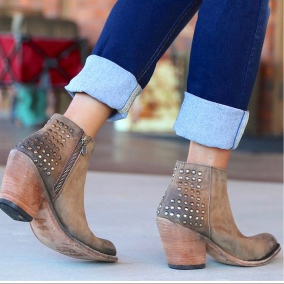 NWOT Liberty Black Studded Boots - Picture 13 of 16